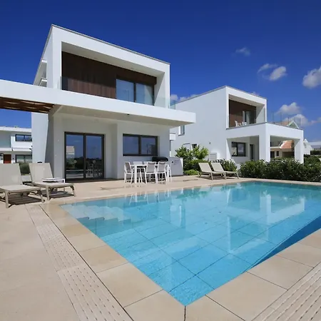 Phaedrus Living Serenity Waves No20 Villa